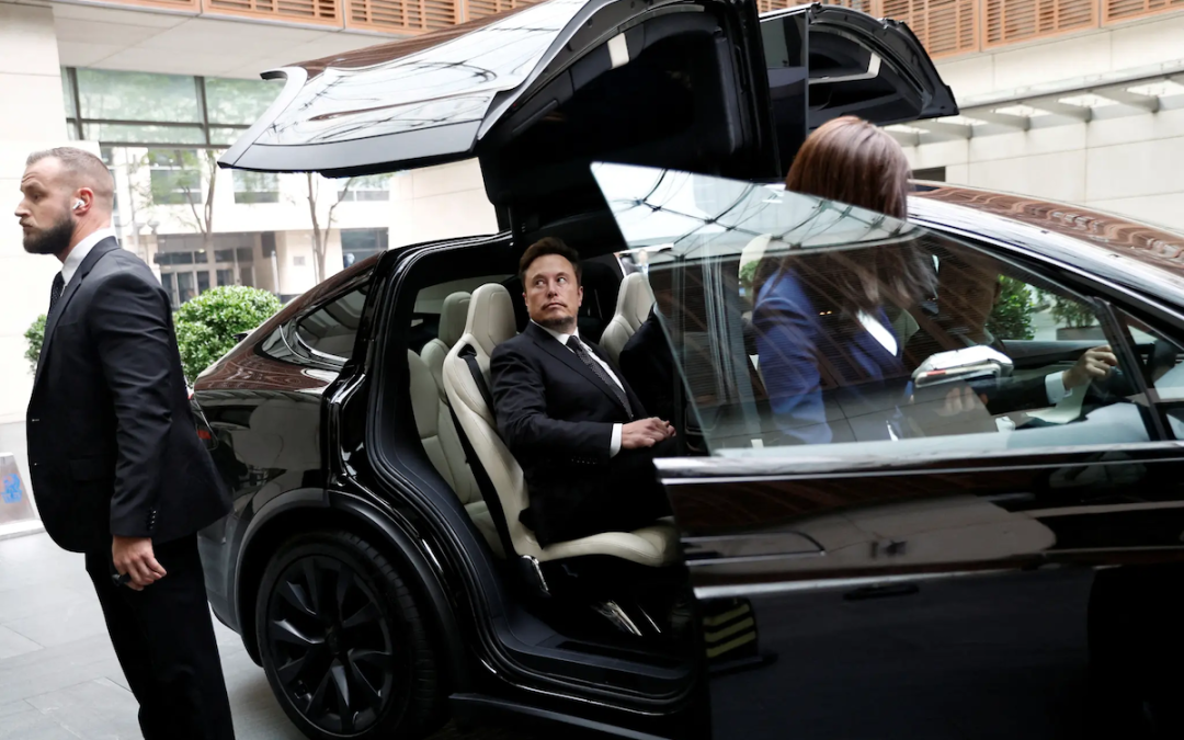 New York Post: ‘It’s everyone’s nightmare — the robot doesn’t stop’: Tesla recall and robotaxi crash throw self-driving car dream into crisis